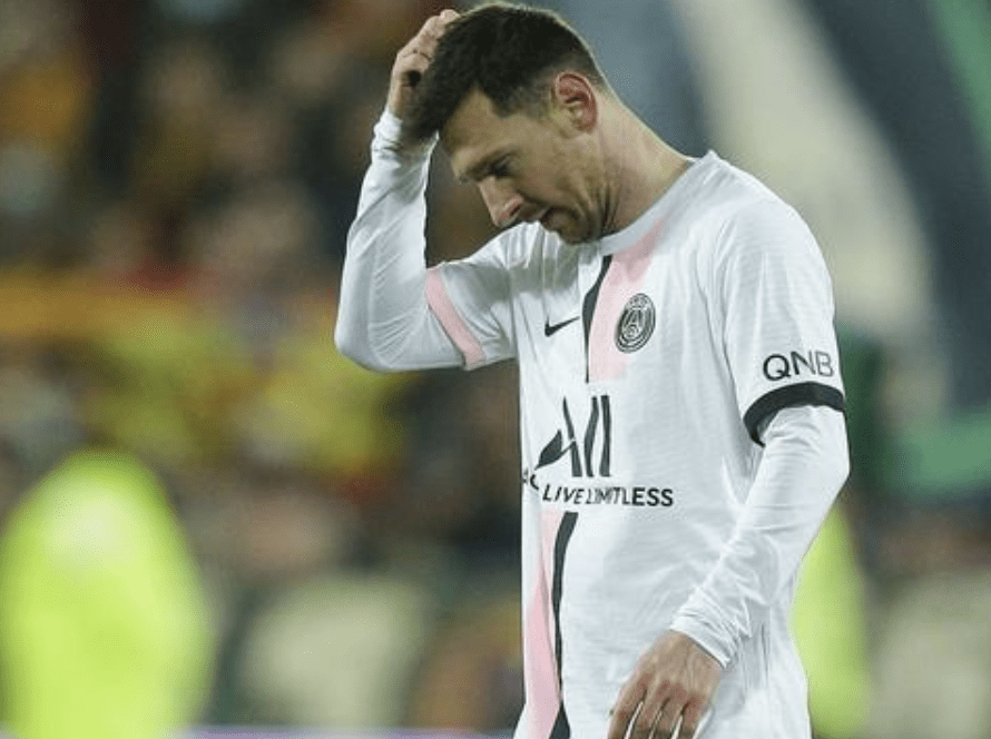 柏林赫塔后防连续失误，需进行调整的简单介绍