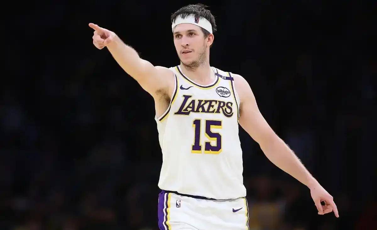 东契奇遭遇十二连败，SKT教练面临压力！