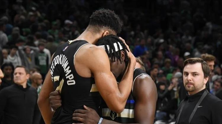 莱万多夫斯基回归赛场，突破纪录首场状态亮眼，雄鹿观众沸腾！